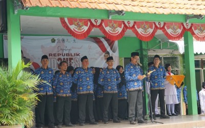 Berkibar Penuh Semangat, MTs Negeri Kota Probolinggo Gelar Upacara HUT ke-80 RI
